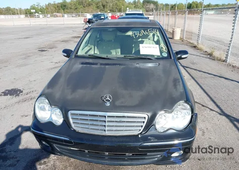 2005 Mercedes-Benz C 240 Luxury from USA, damaged, VIN WDBRF61J15A727423